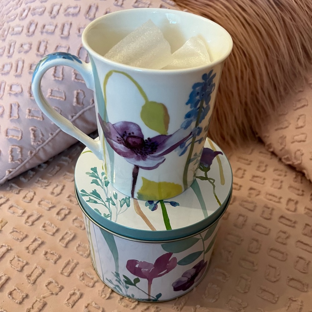 Mug in a tin, Portmeirion, Water Garden.